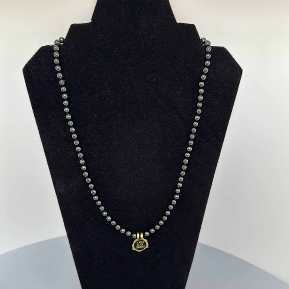 Black Diamond alaska necklace